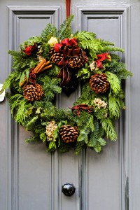 iStock 119731456 200x300 - 5 Holiday Decorating Tips for the Travel Nurse